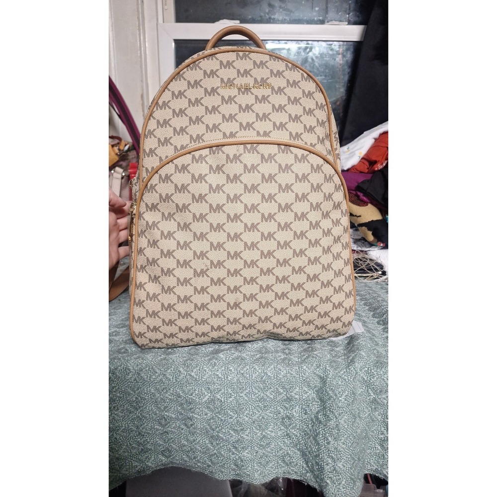 44.Michael Kors‎ Abbey Large Backpack